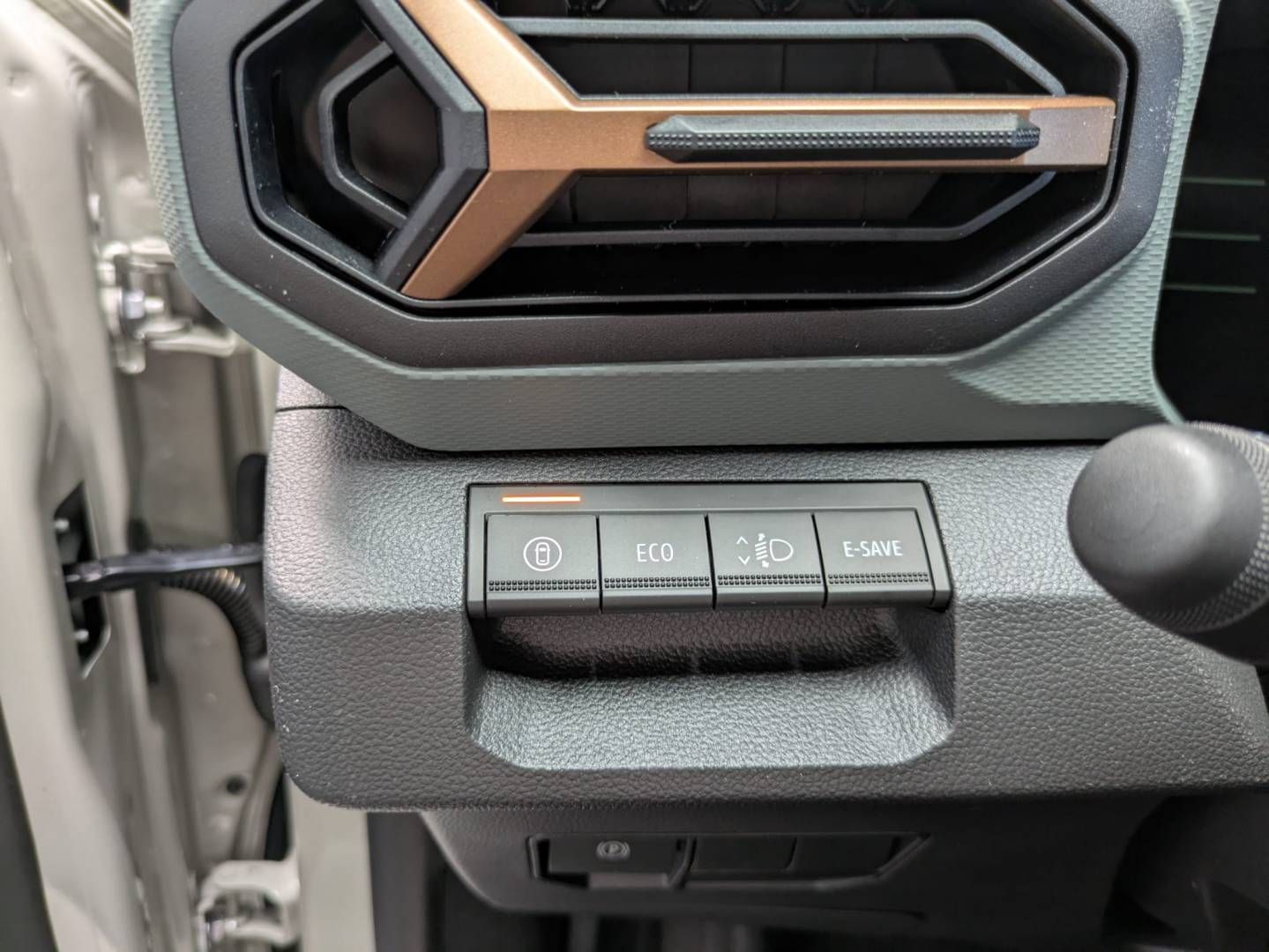 Fahrzeugabbildung Dacia Neuer Dacia Duster Extreme+ HYBRID 140