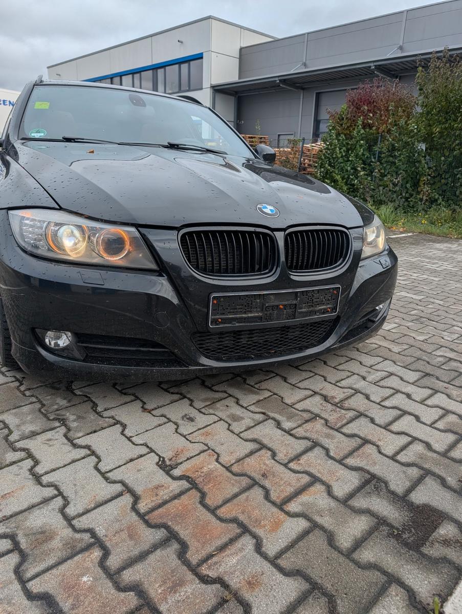 BMW 320 2011 — photo 9
