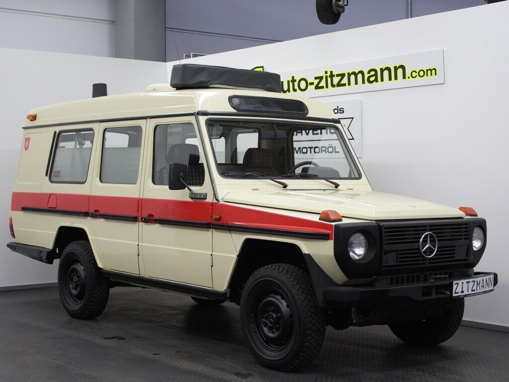 Mercedes-Benz G 230
