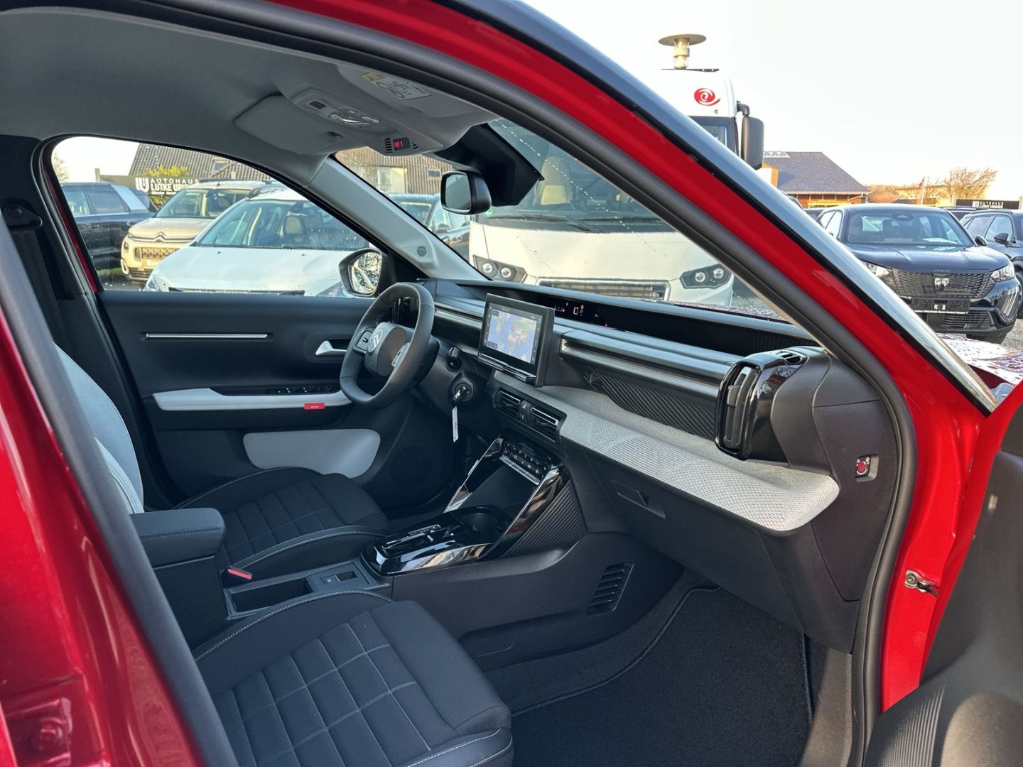 Fahrzeugabbildung Citroën C3 Hybrid 110 Max Navi CarPlay Temp. SHZ