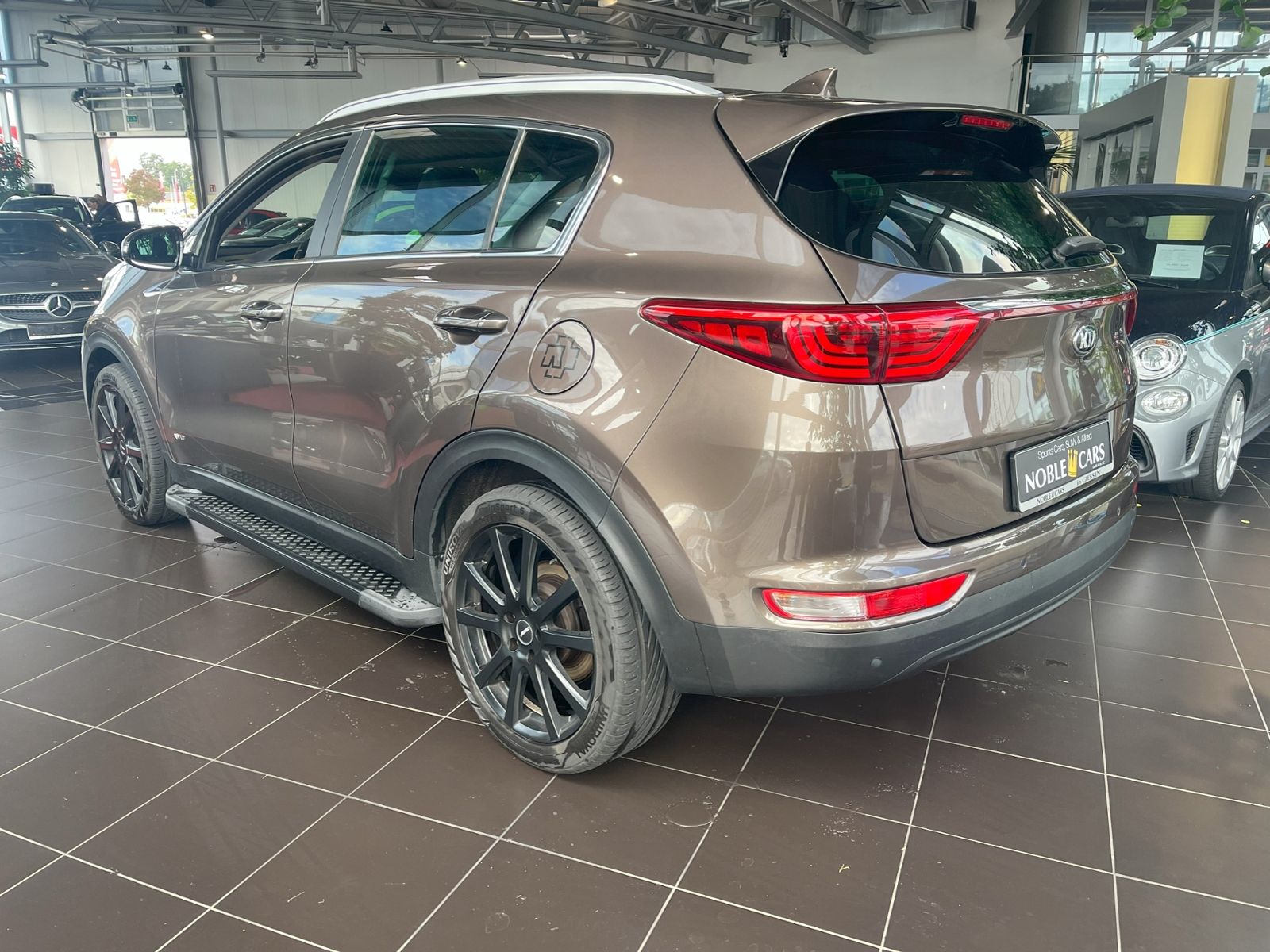 Fahrzeugabbildung Kia Sportage 2.0 CRDI AWD Spirit XEN NAV JBL 19"