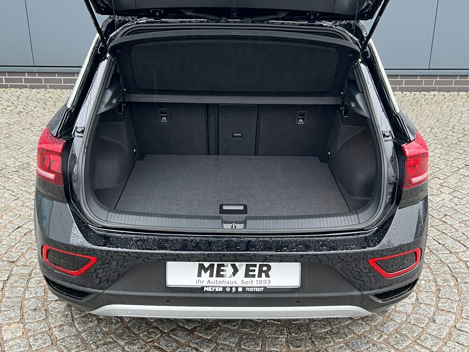 Fahrzeugabbildung Volkswagen T-Roc GOAL 2.0 TDI DSG *AHK, LED, PlusPaket, 18"