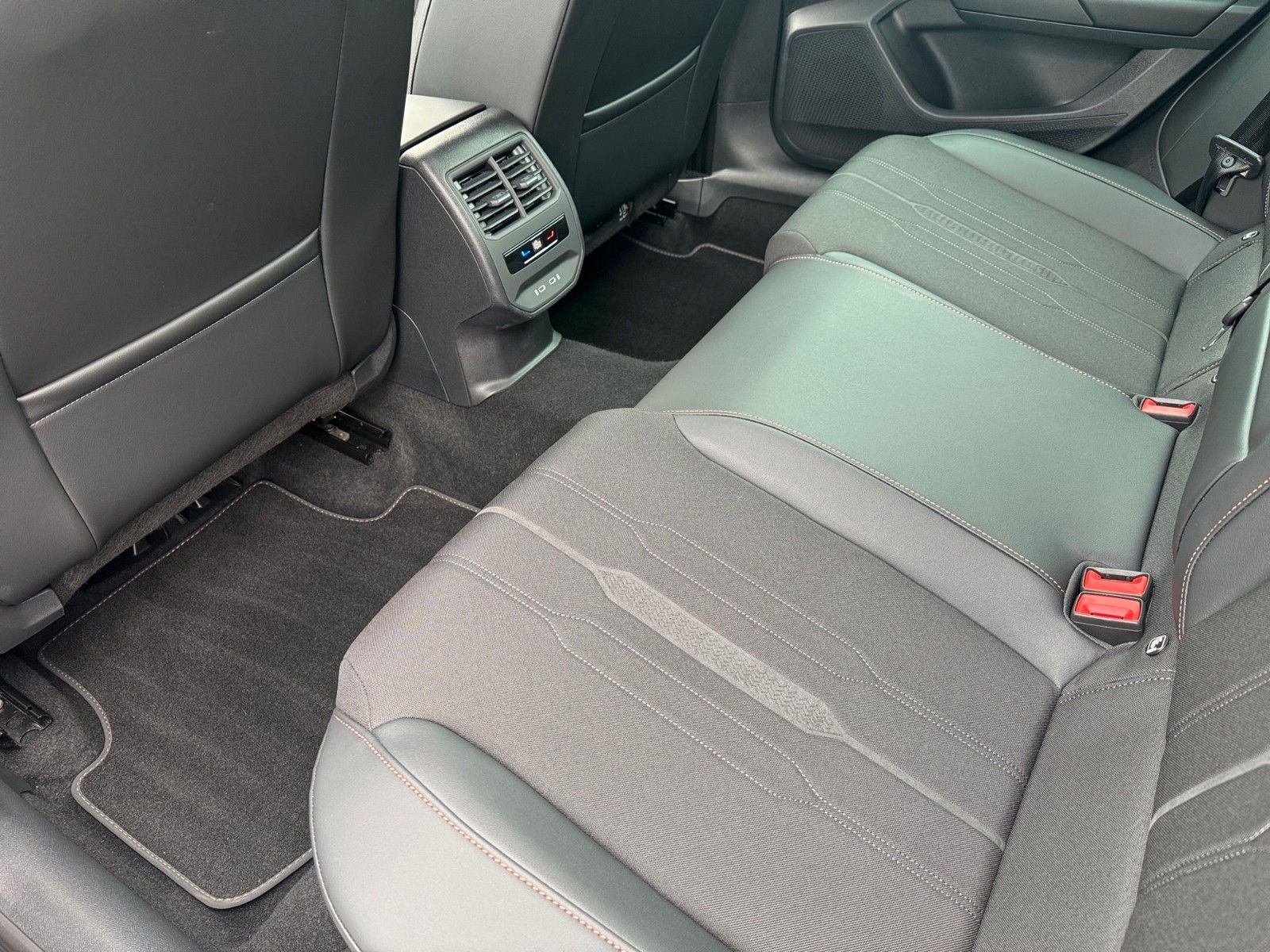 Fahrzeugabbildung CUPRA Leon 1.5 TSI