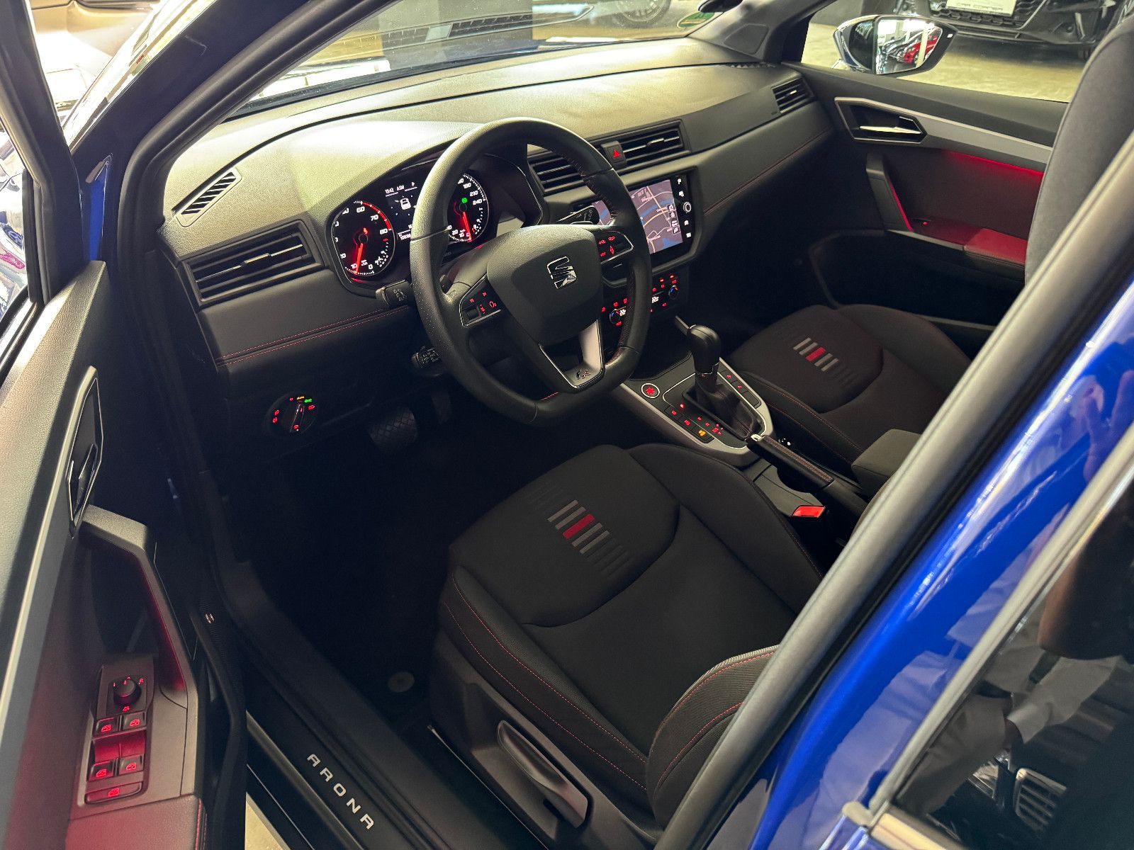 Fahrzeugabbildung SEAT ARONA SPORTPAKET FR-LINE DSG ACC LED BEATS KESSY