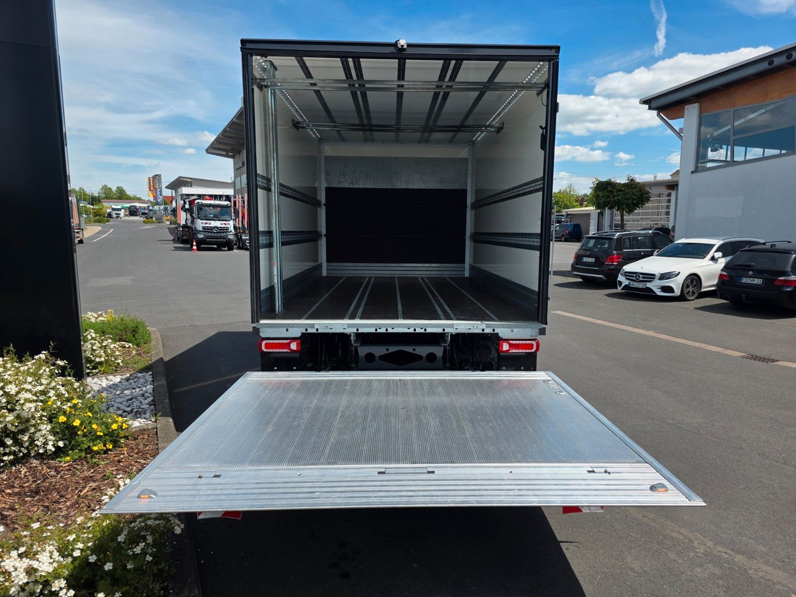 Fahrzeugabbildung Mercedes-Benz Atego 821 L LBW 1.500kg Standheizung Kamera