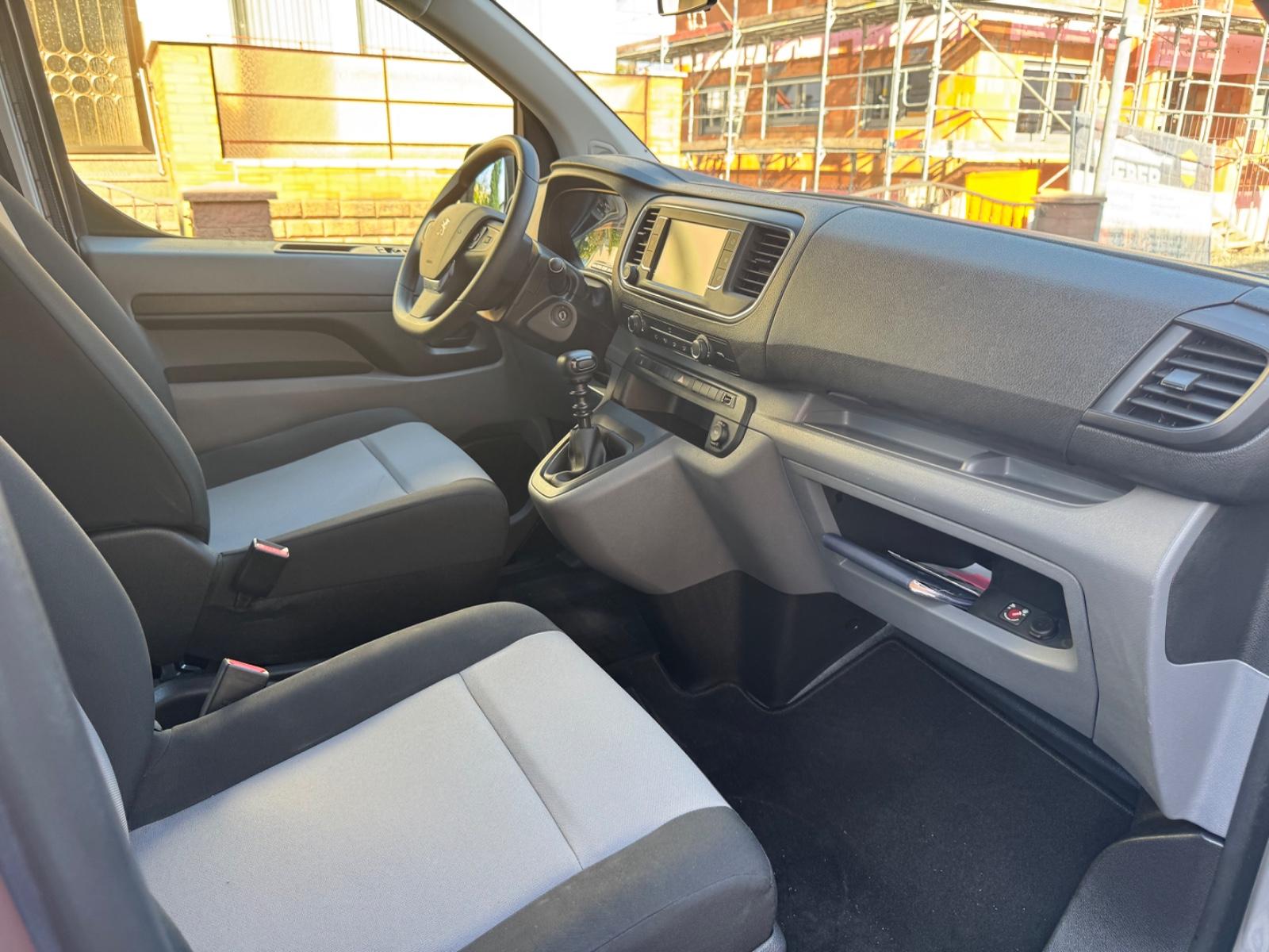 Peugeot Expert Traveller L2 8Sitzer 2xPDC+NAVI+Tempomat