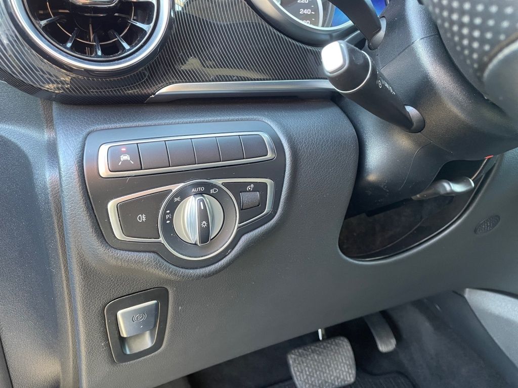 Fahrzeugabbildung Mercedes-Benz V-Klasse EDITION V 250 d lang LED, NAVI, SHZ, 19