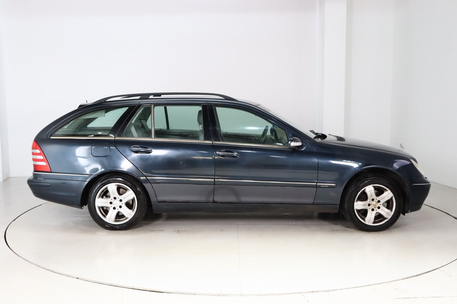 Fahrzeugabbildung Mercedes-Benz C 220 CDI T ELEGANCE