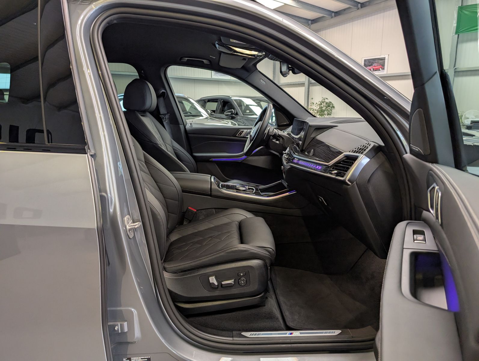 Fahrzeugabbildung BMW X5 30d xDrive M-Sport Innovati AHK H&K UPE:105T€