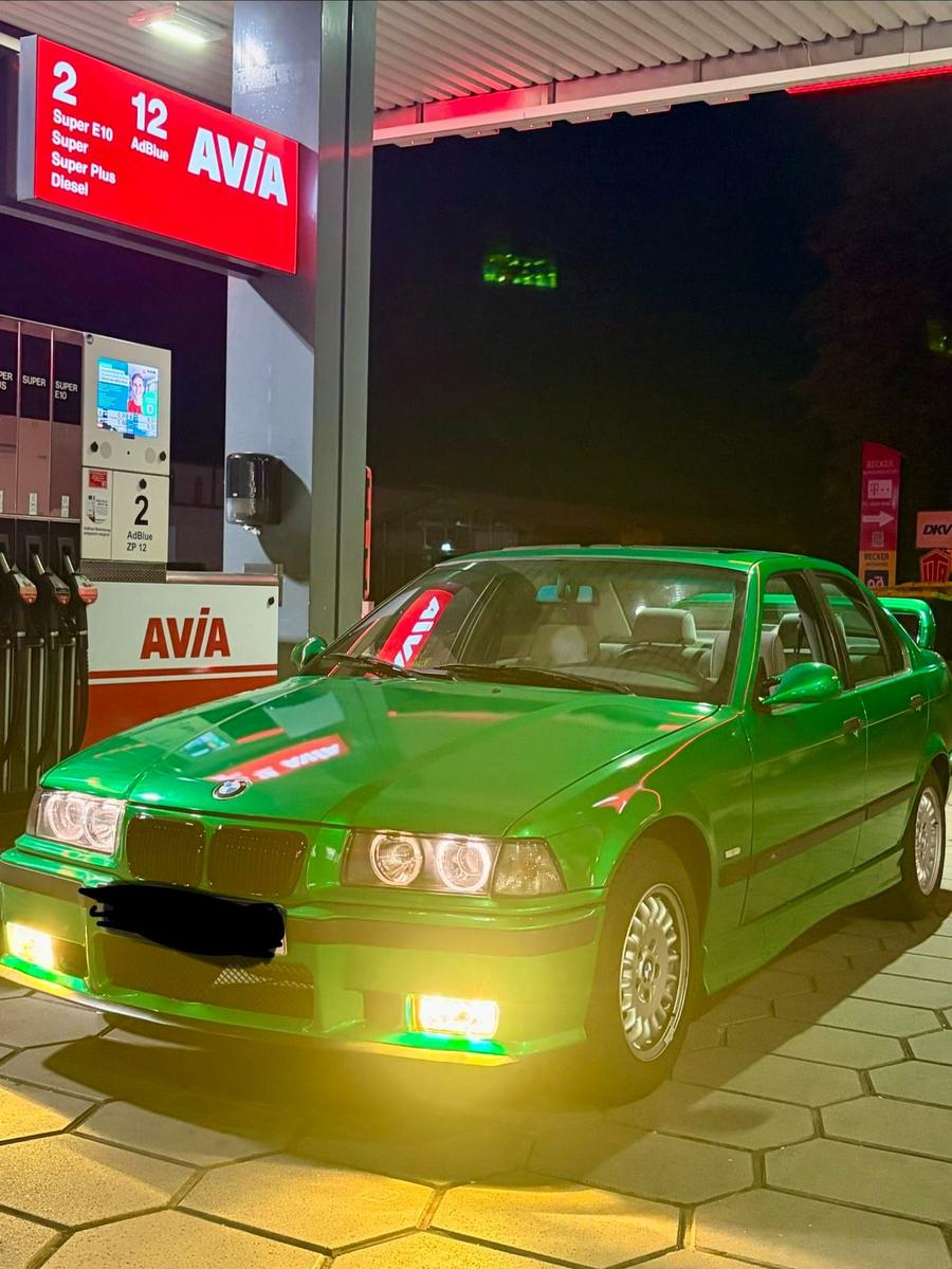 BMW 320