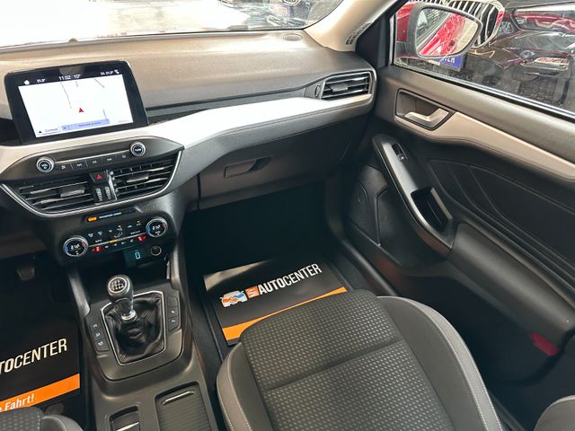MYAUTOCENTER – Gebraucht- und Jahreswagen mit Werkstattservice in Pfaffenhofen Ford Focus Lim. *Pano*Kamera*AHK*LED*