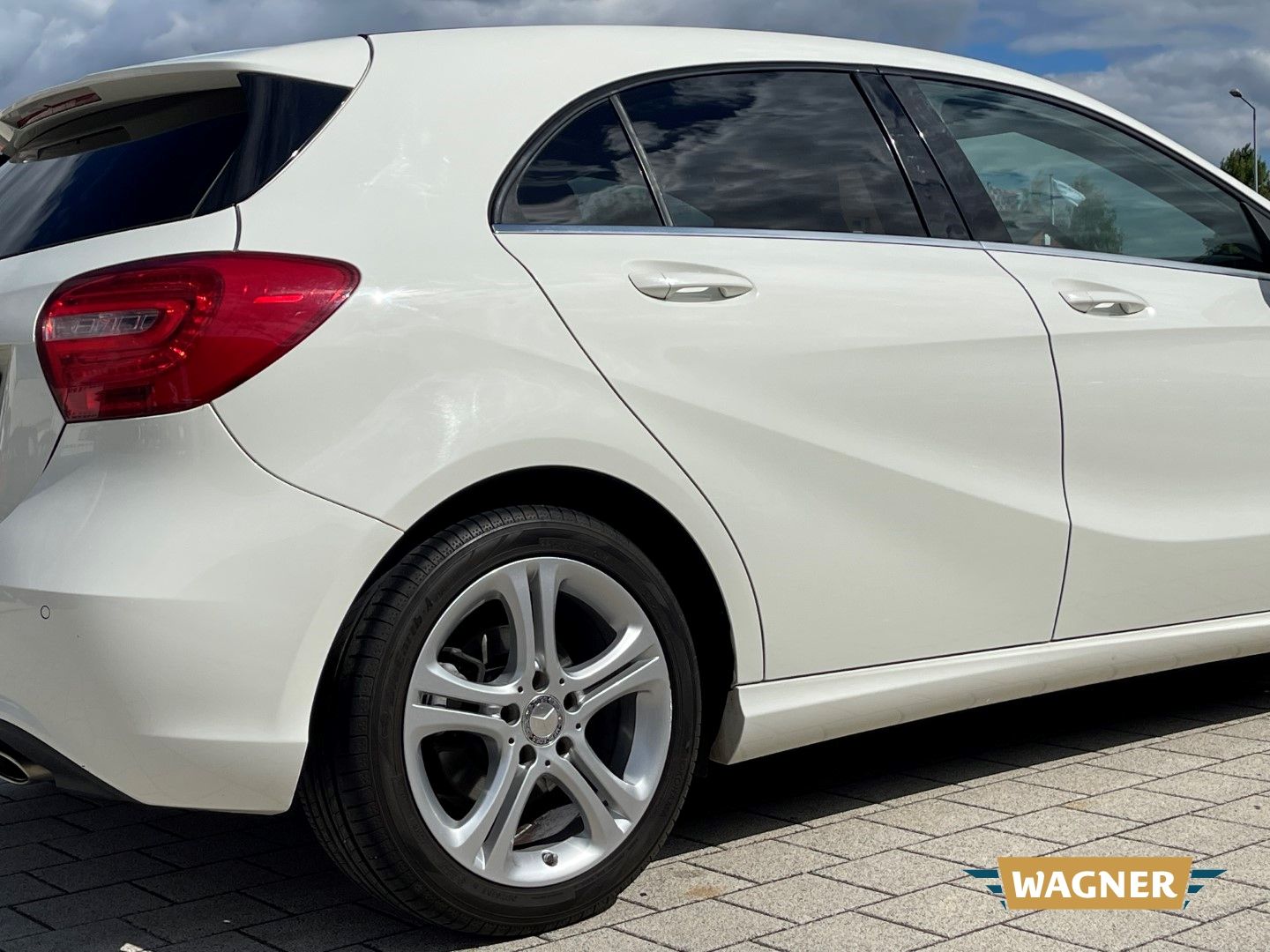 Fahrzeugabbildung Mercedes-Benz A 180 Urban BlueEfficiency SHZ Automatik