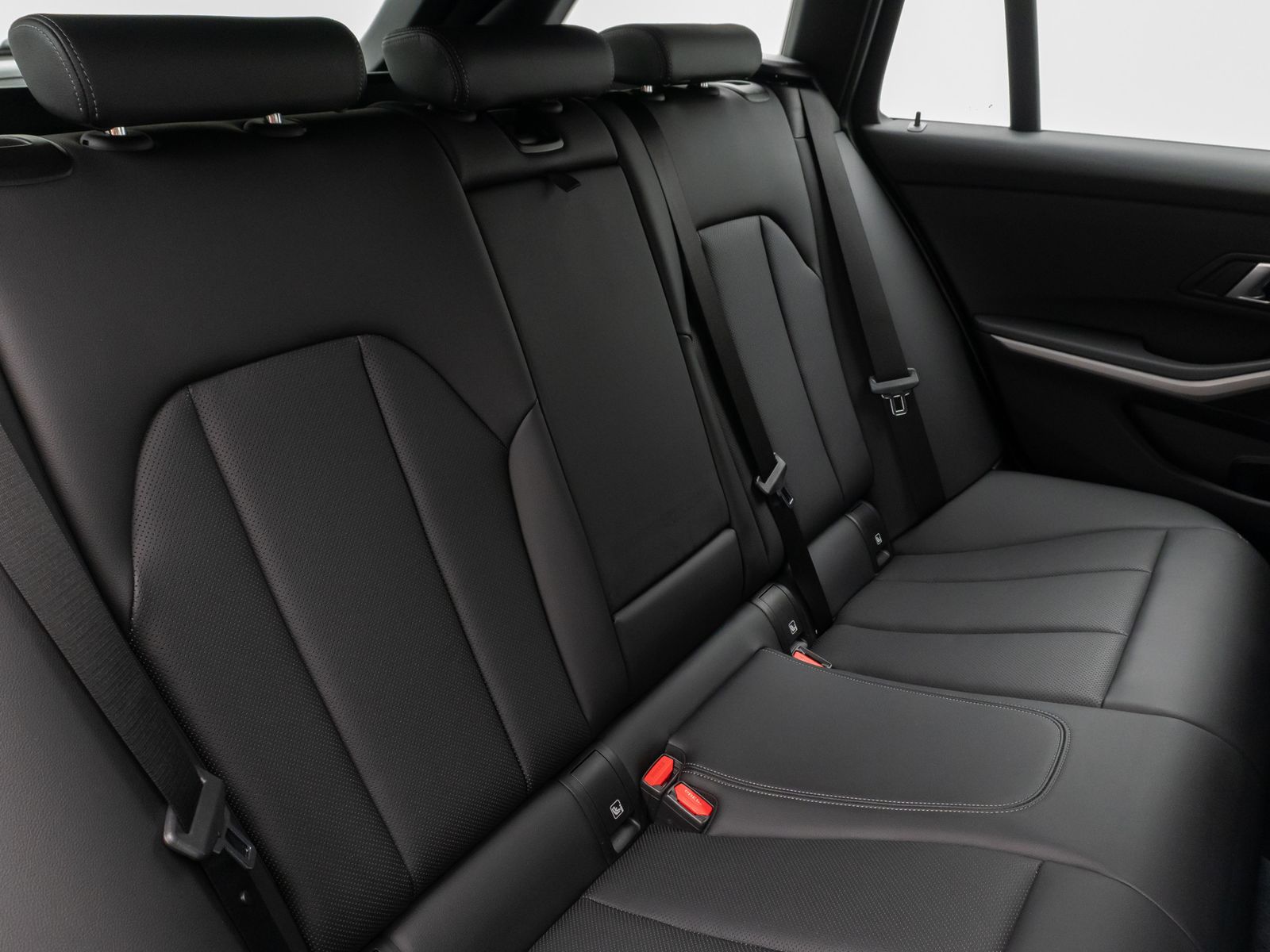 Fahrzeugabbildung BMW 320d xD Laser DAB PDC AHK Alarm Komfort Sport