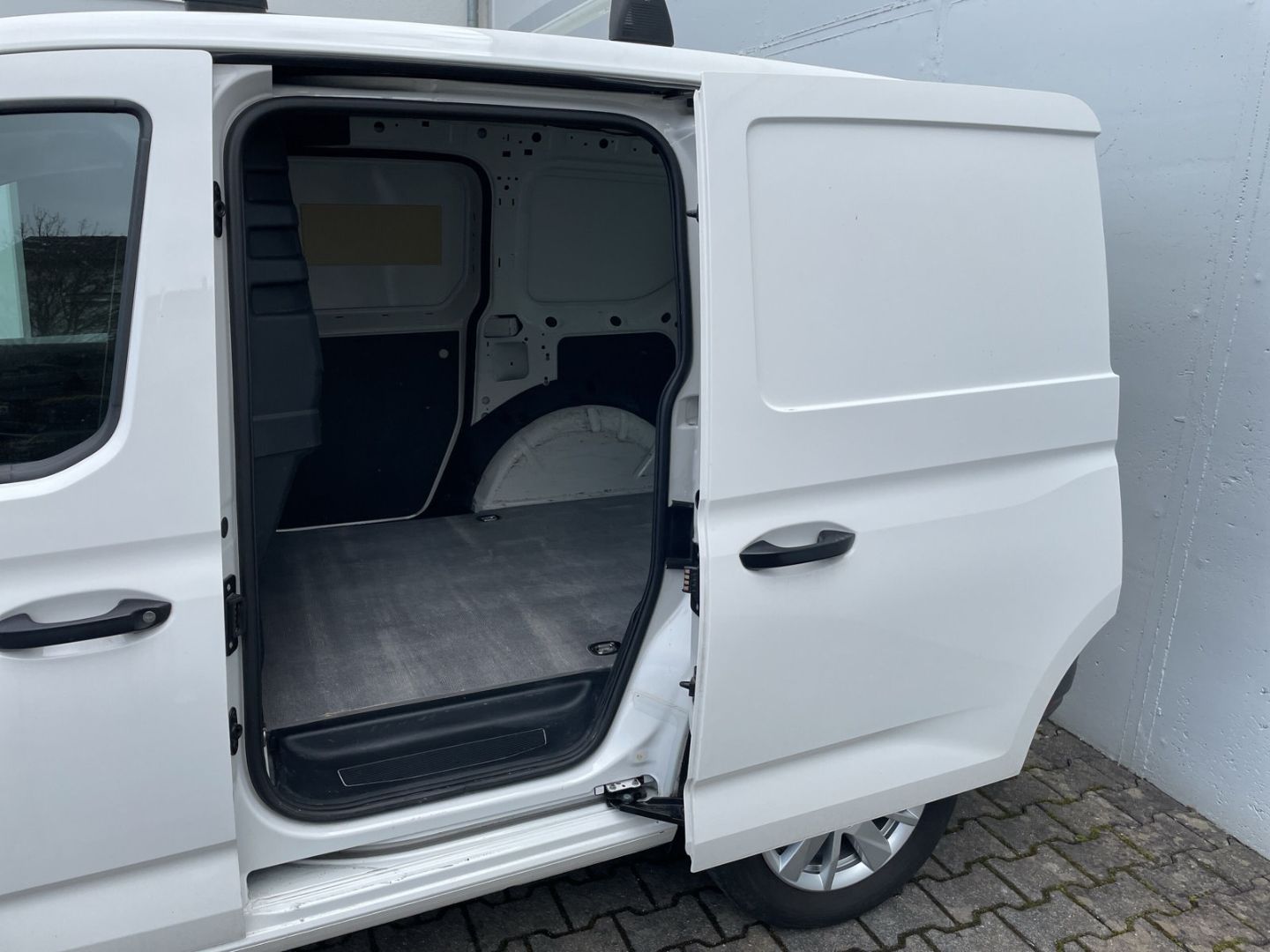 Caddy Cargo 1.5 TSI EcoProfi AHK/Navi/PDC/Climat