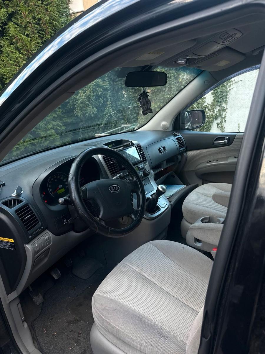 Kia Carnival 2009 — photo 10