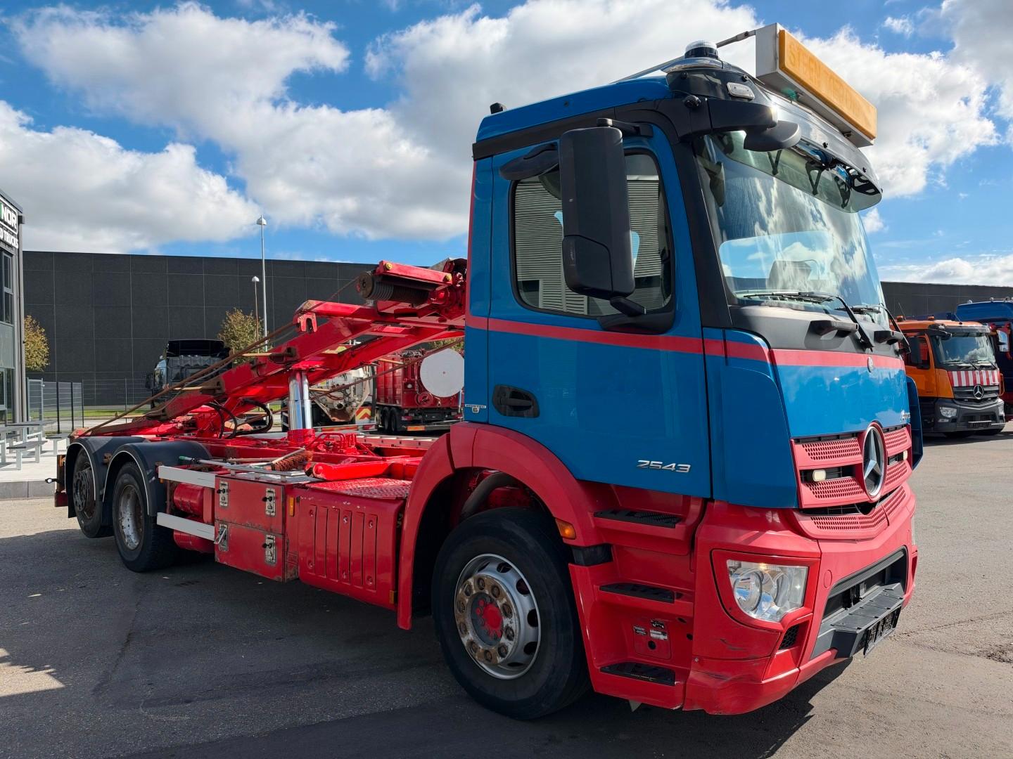 Mercedes-Benz Actros 2543 6x2*4 Multilift
