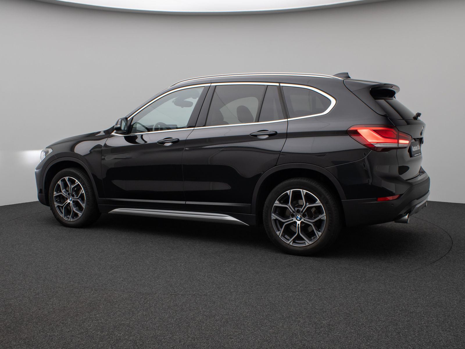 Fahrzeugabbildung BMW X1 xD20i xLine Kamera HUD DAB HiFi Komfort Sport