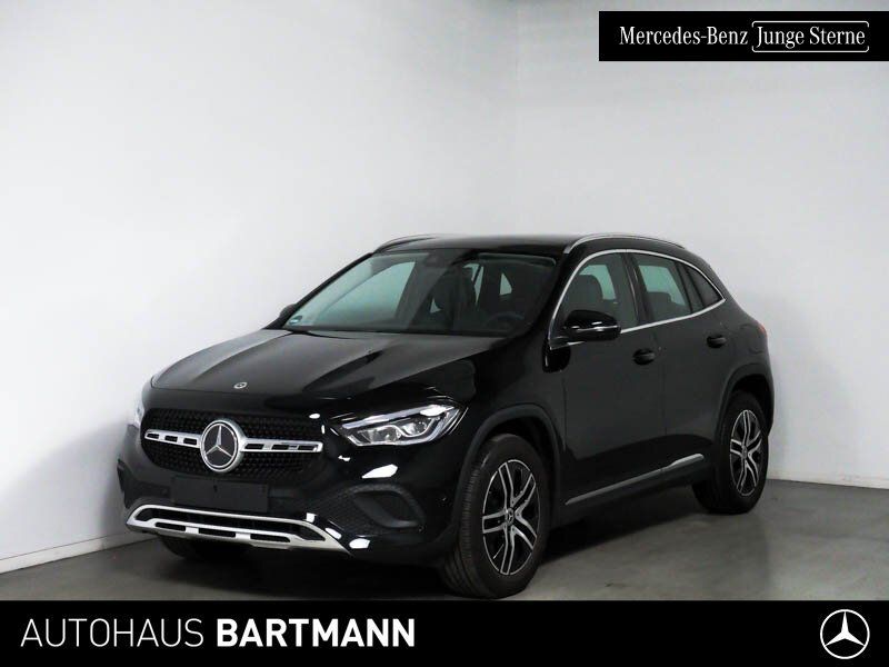 MERCEDES-BENZ GLA 250 PROGRESSIVE+PANO LED+COMAND+STANDHEIZUNG