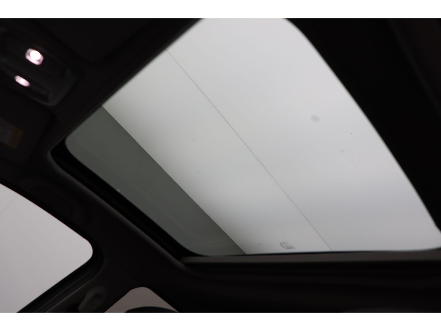 Fahrzeugabbildung Renault Captur Totwinkelass. Panorama AppleCP LED
