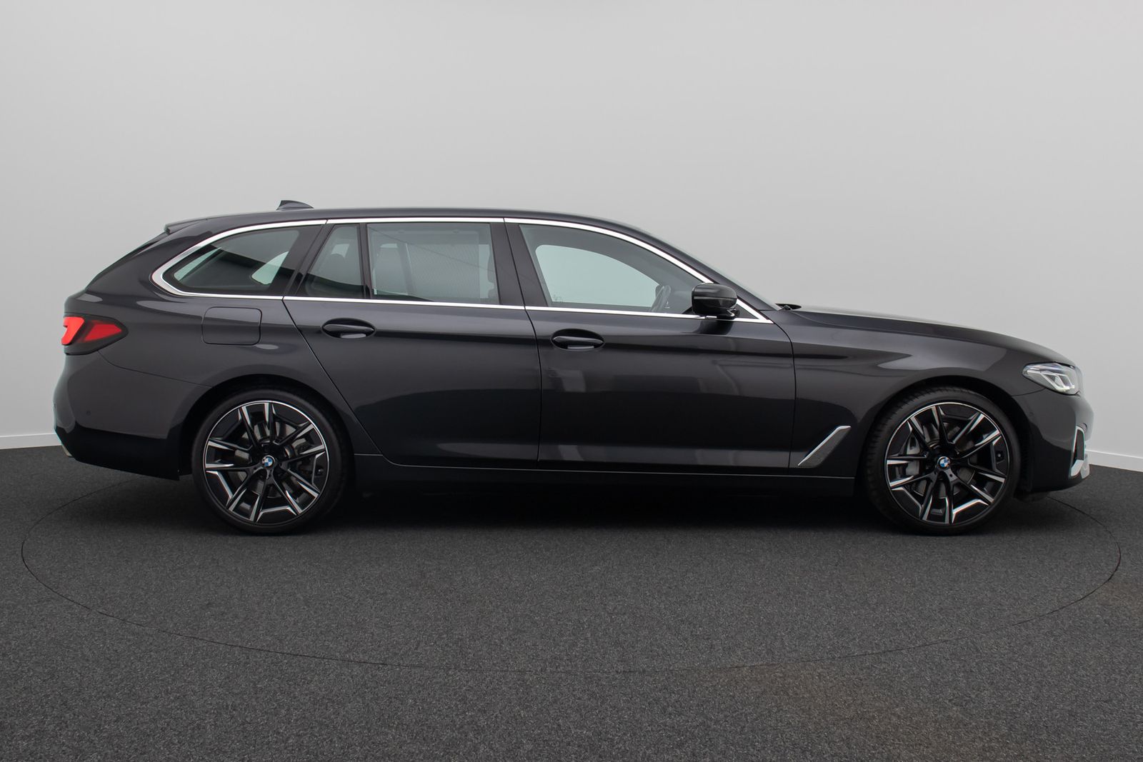 Fahrzeugabbildung BMW 540d  xD LuxuryLine Kamera Laser HUD DAB HiFi 20