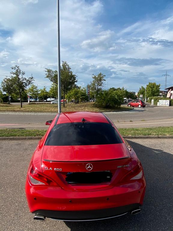 Mercedes-Benz CLA 200
