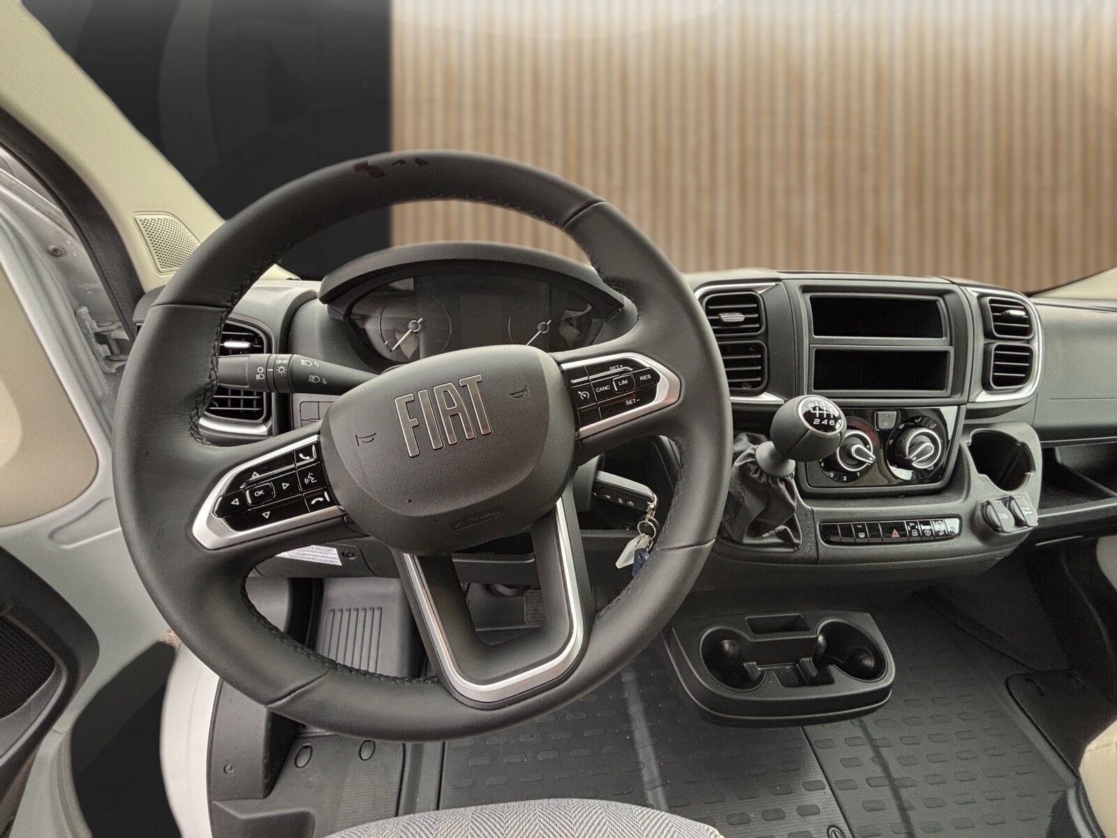 Fahrzeugabbildung Etrusco T 6900 SB Elek. Hubbett, Solaranlage 120W