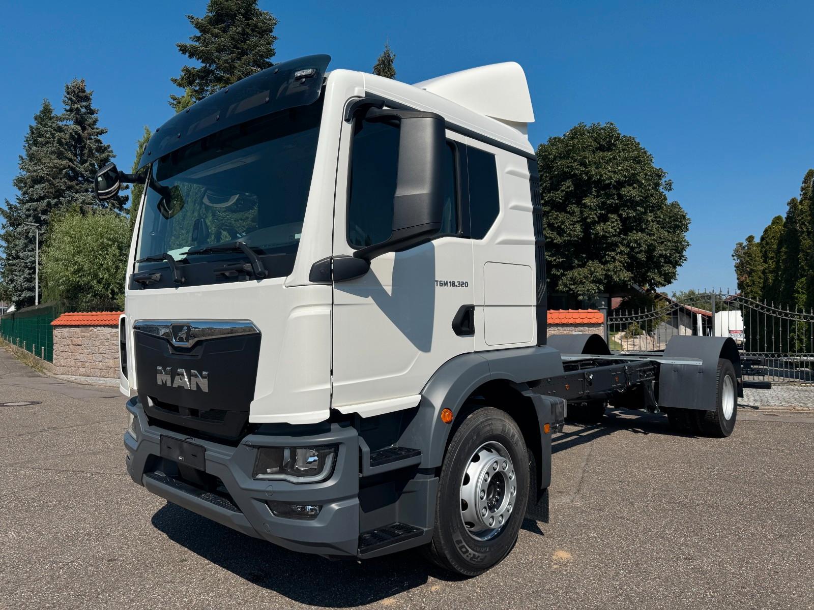 MAN TGM 18.320 4x2 LL CH, Luft/Luft, Tageszul.