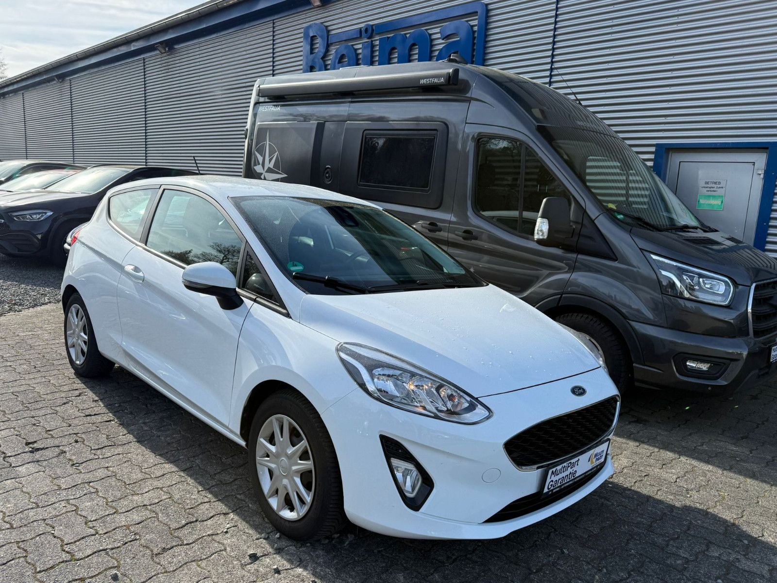 Fahrzeugabbildung Ford Fiesta 1,1i Cool & Connect, Klima, PDC