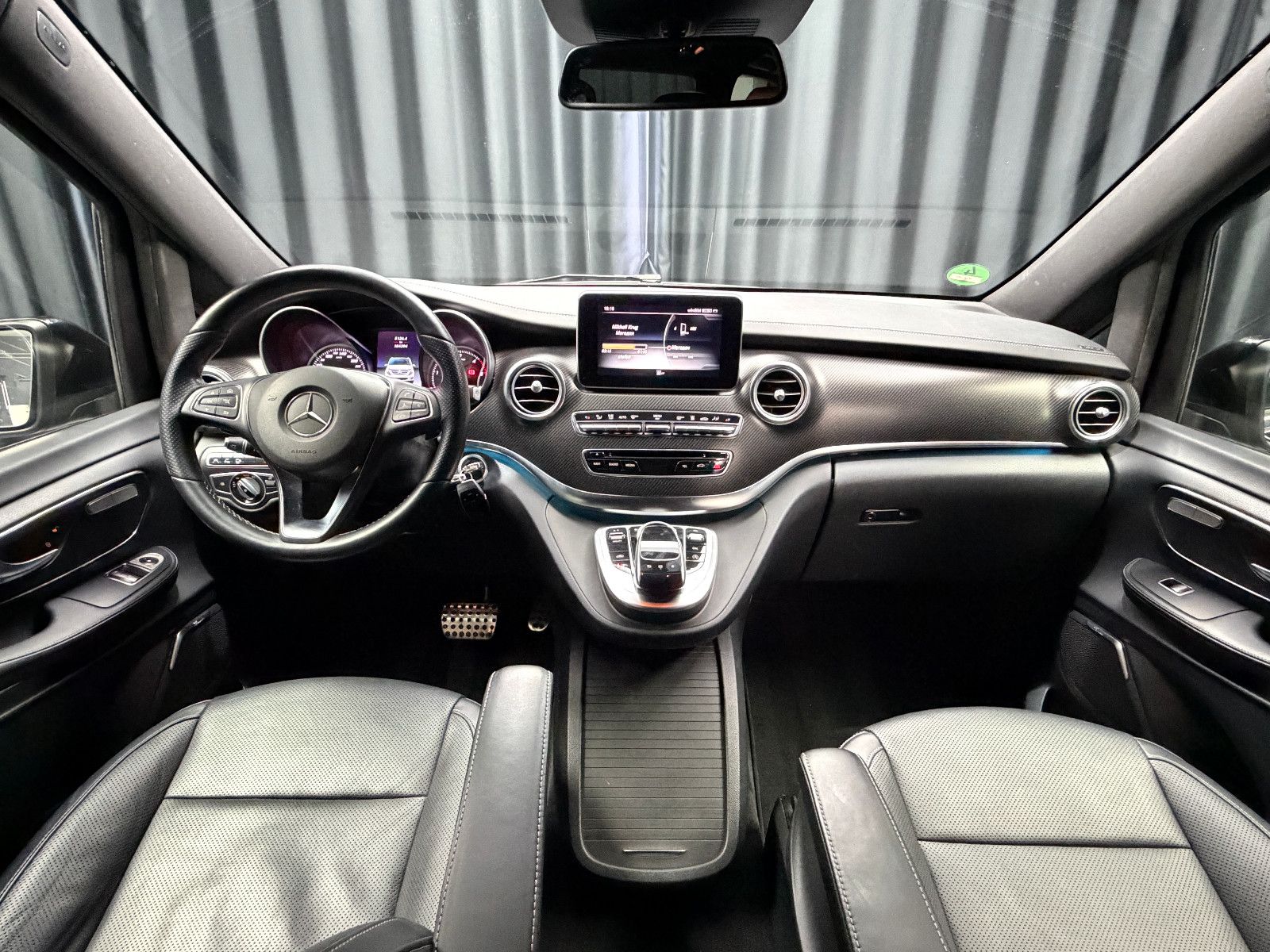 Fahrzeugabbildung Mercedes-Benz V 250d AVANTGARDE AMG EDITION lang|360°|AHK|LEDE