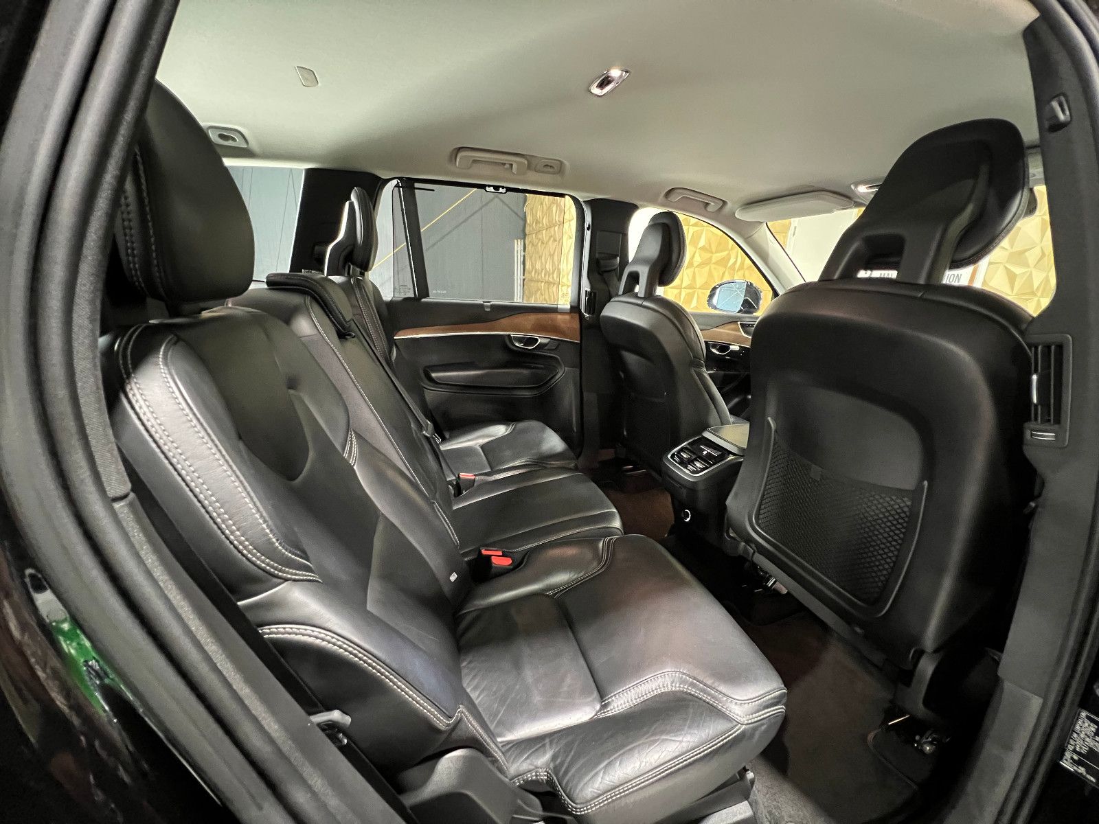 Fahrzeugabbildung Volvo XC90 Inscription AWD/7-SITZE/KAMERA/LEDER/LED