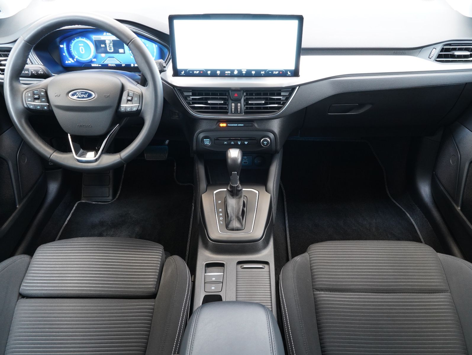 Fahrzeugabbildung Ford Focus Turnier 1.0 EcoBoost Titanium X