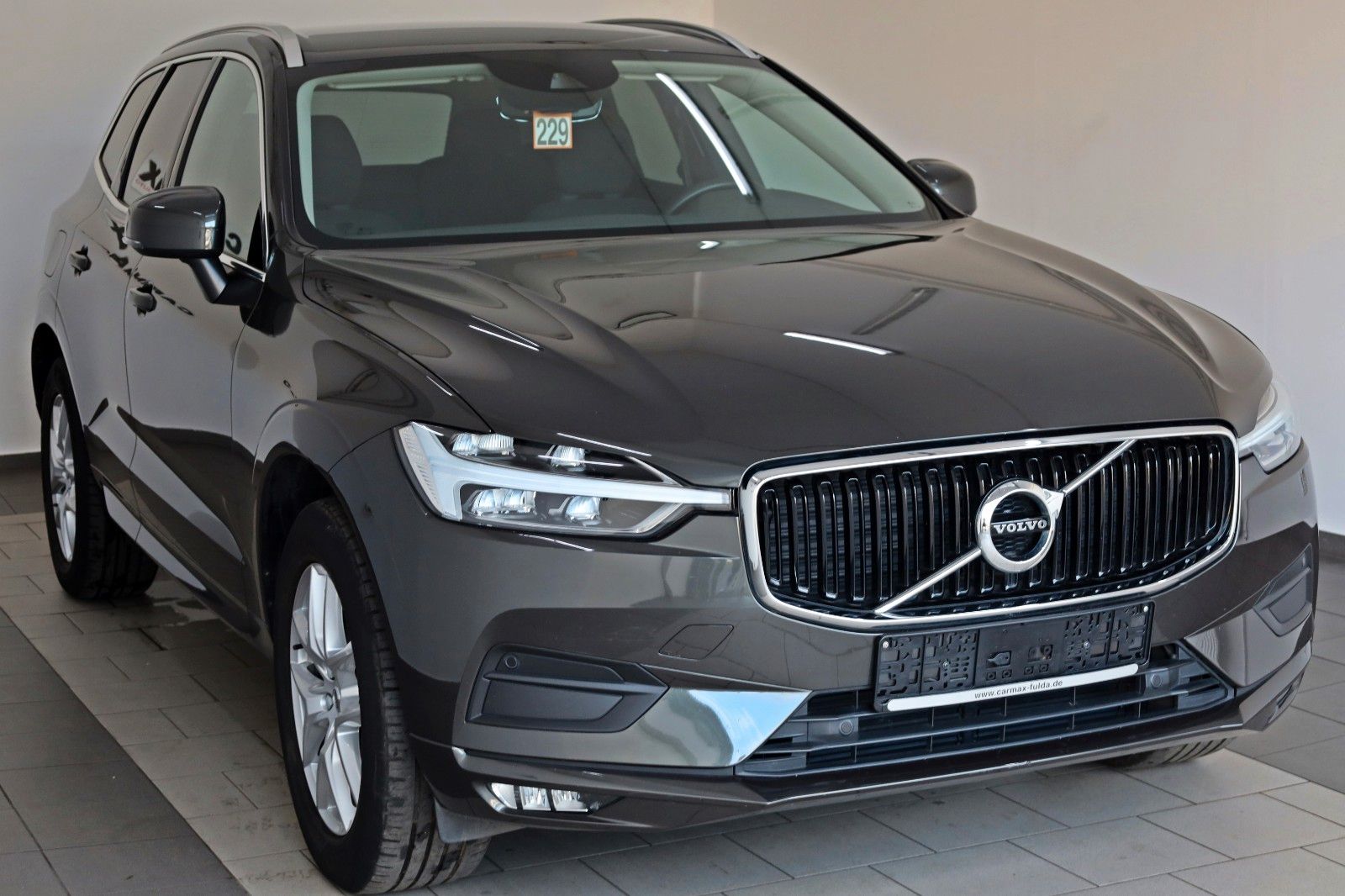 Fahrzeugabbildung Volvo XC60 Momentum Pro,Navi,LED,SH,Kamera,ACC,AHK