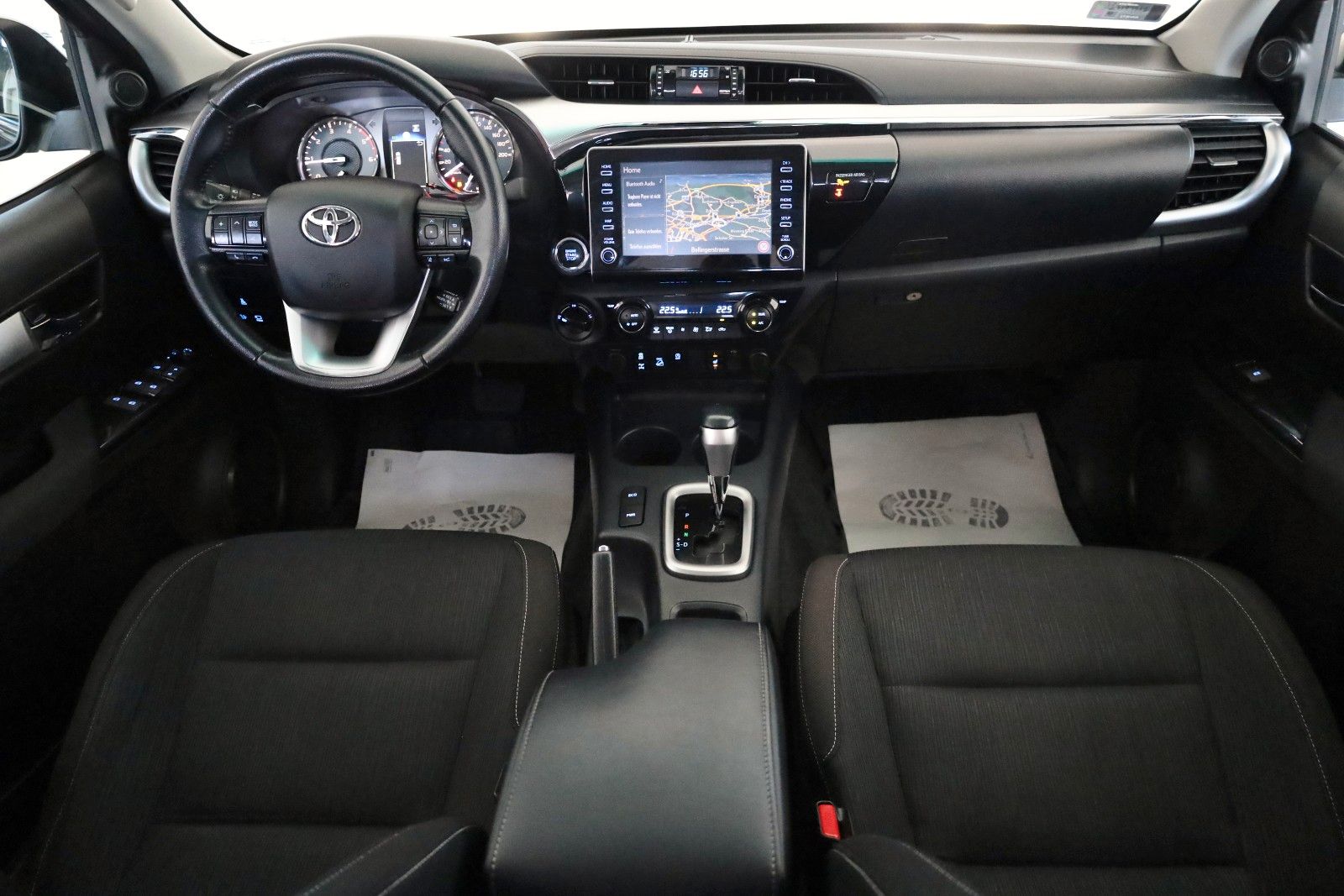 Fahrzeugabbildung Toyota Hilux Executive 2.8D-4D 4x4,Navi,Kamera,ACC,AHK