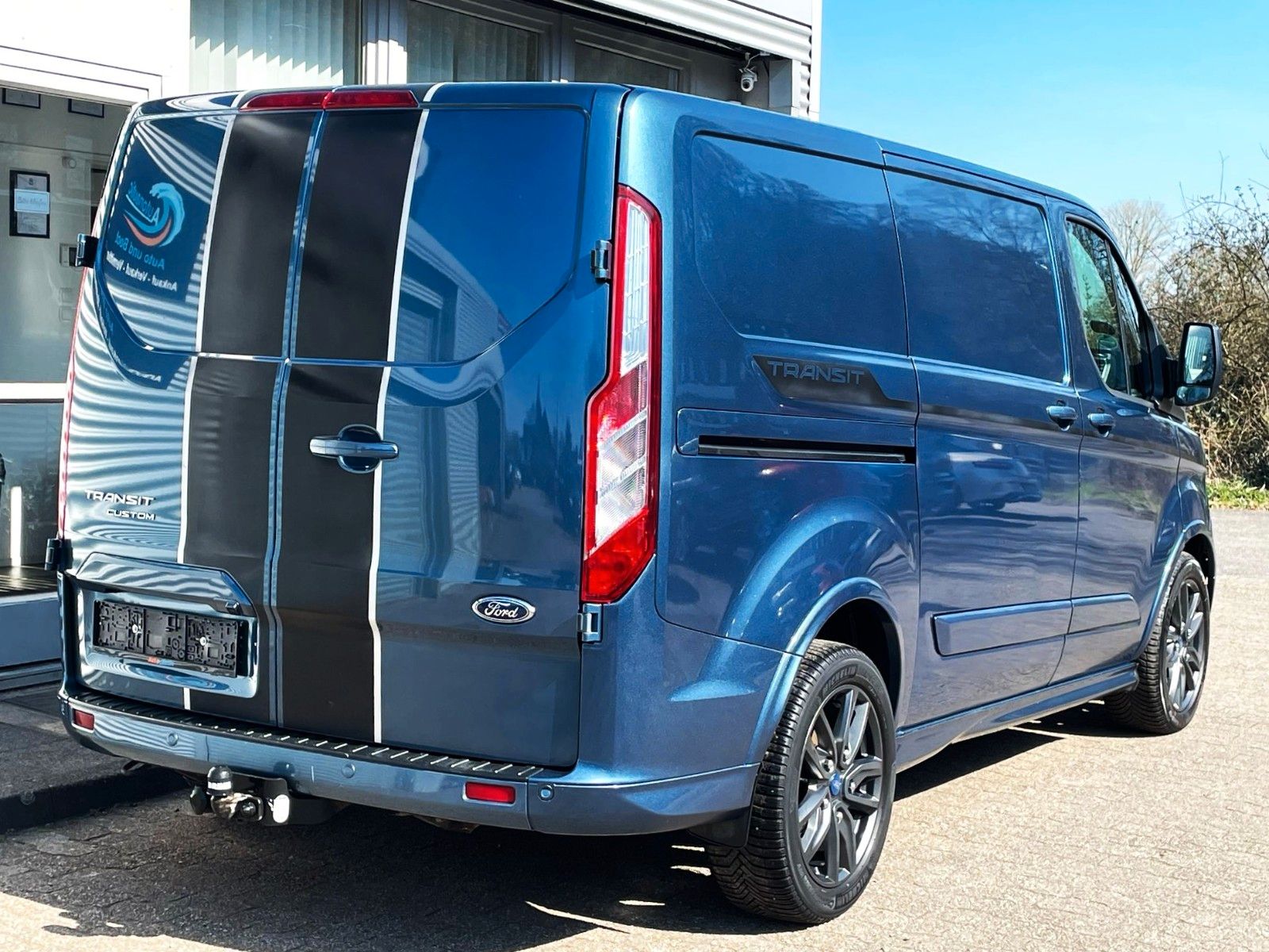Fahrzeugabbildung Ford Transit Custom 290 SPORT NAVI SITZH AHK tLEDER