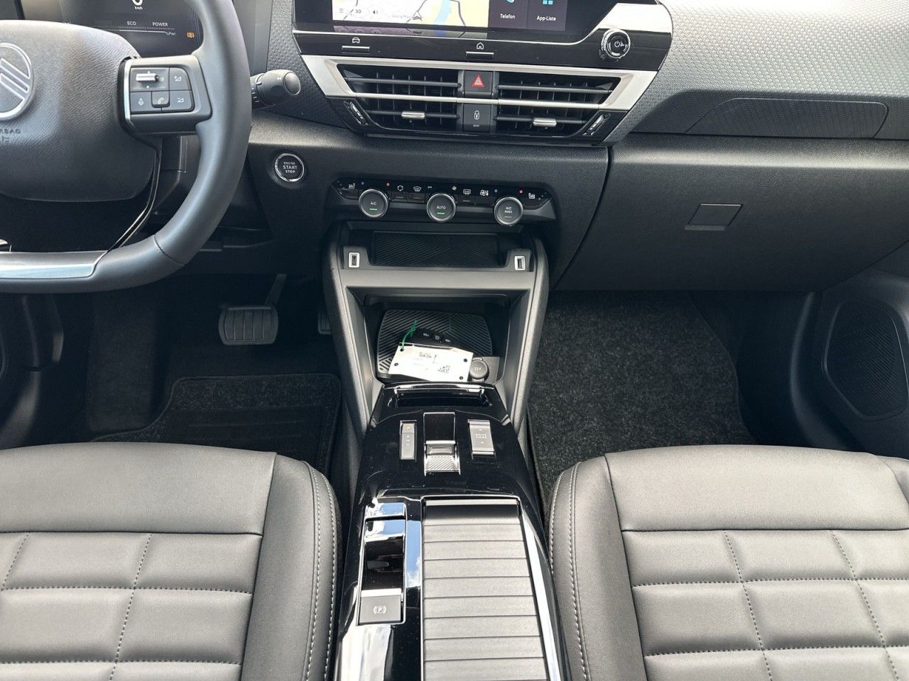 Fahrzeugabbildung Citroën C4 X Hybrid MAX - mit KI generiert/bearbeitet