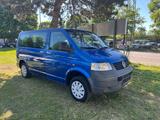 Volkswagen T5 Transporter 8 Sitze*Klima*AHK - VW T5 Transporter Gebrauchtwagen in München
