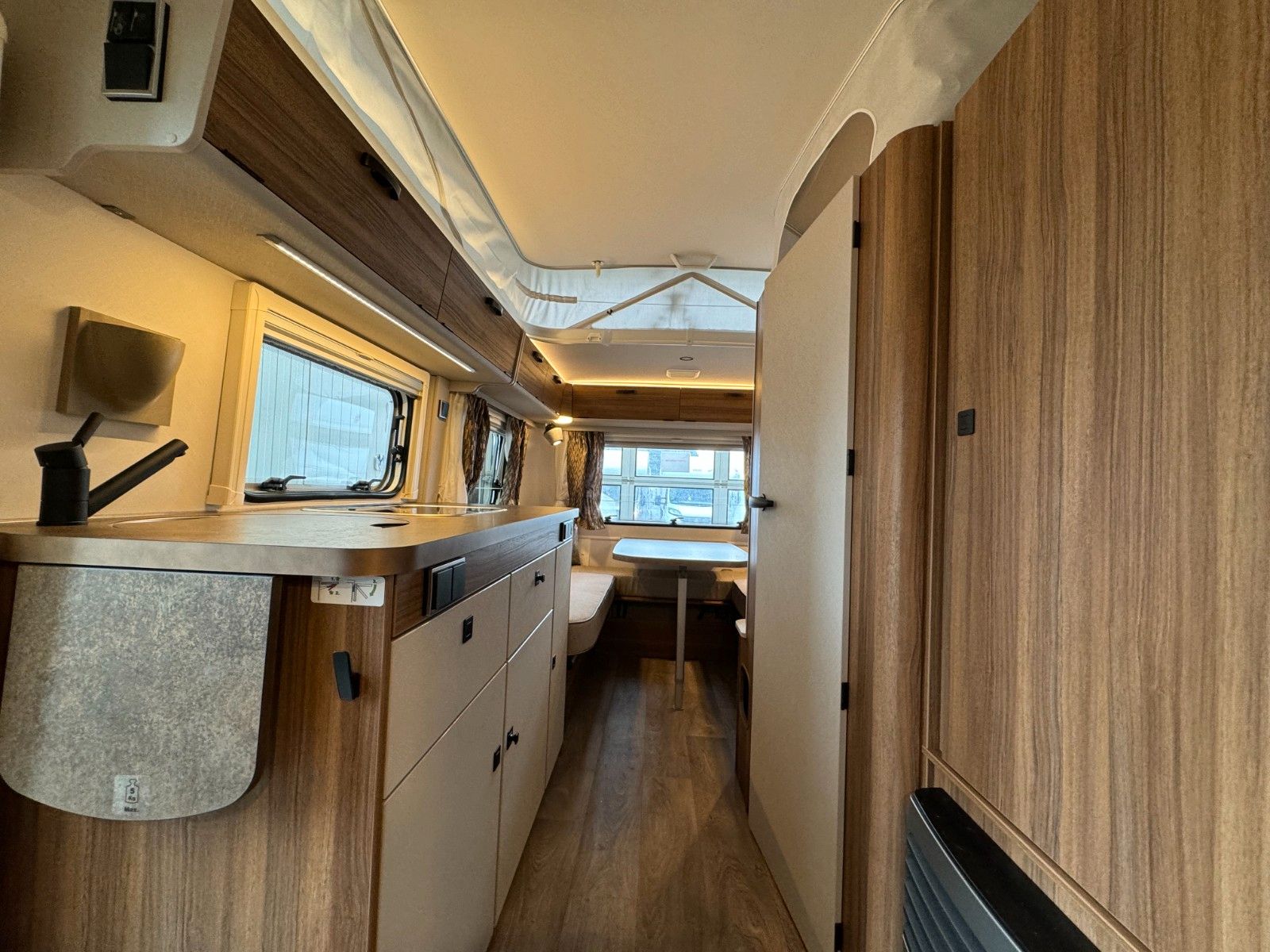 Fahrzeugabbildung HYMER / ERIBA / HYMERCAR Eriba Touring 560  - 9.099€ SPAREN!