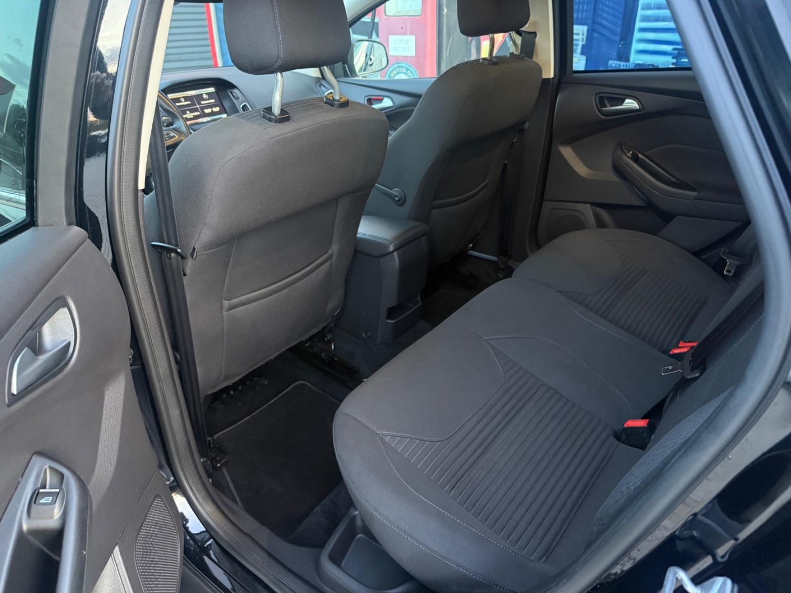 Ford Focus Turnier Titanium#Auitomatik Zahnr+Insp+Tüv