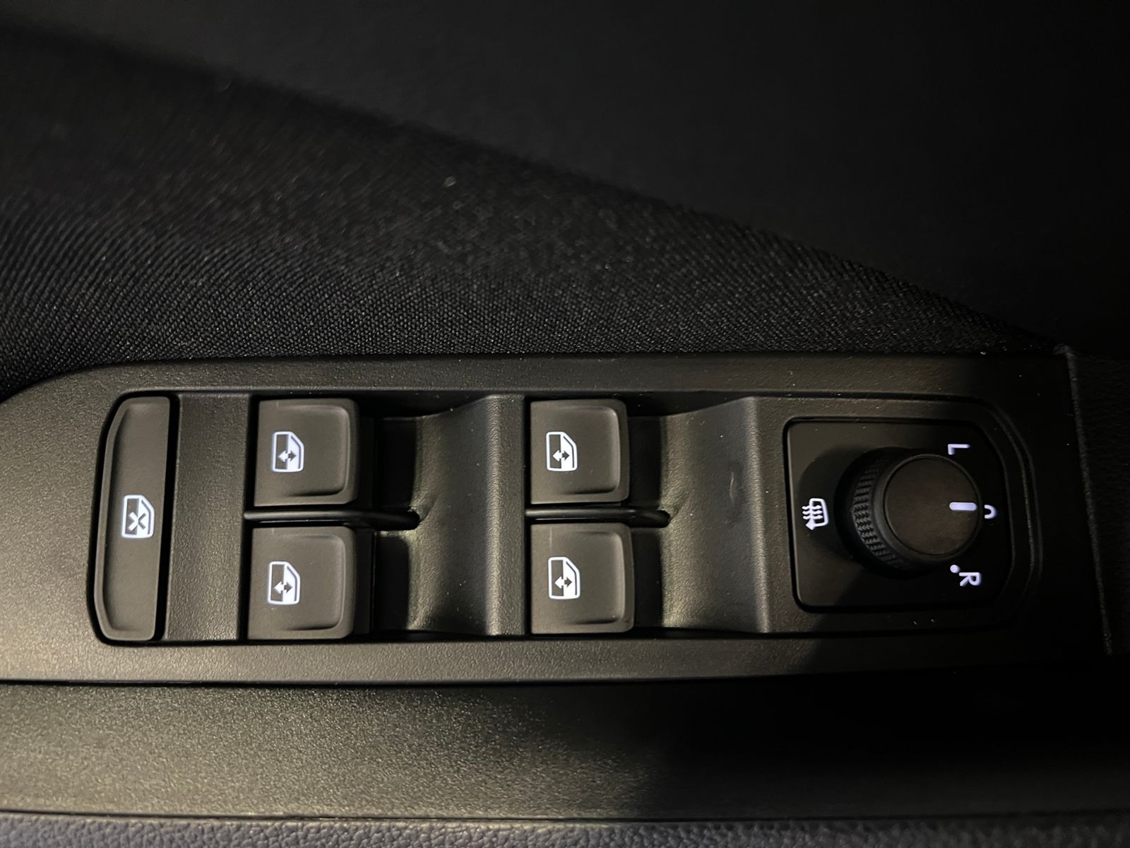 Fahrzeugabbildung SKODA Kamiq Selection 1.0 TSI DSG *AHK, LED, Komfortpa