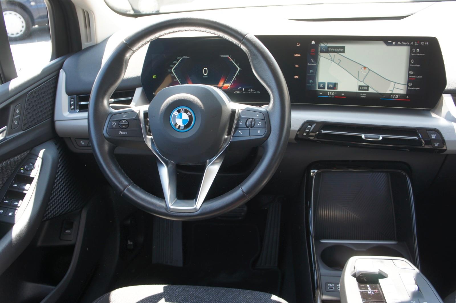BMW 230e xDrive Active Tourer*NAV*KAM*LIVE*APP*LED