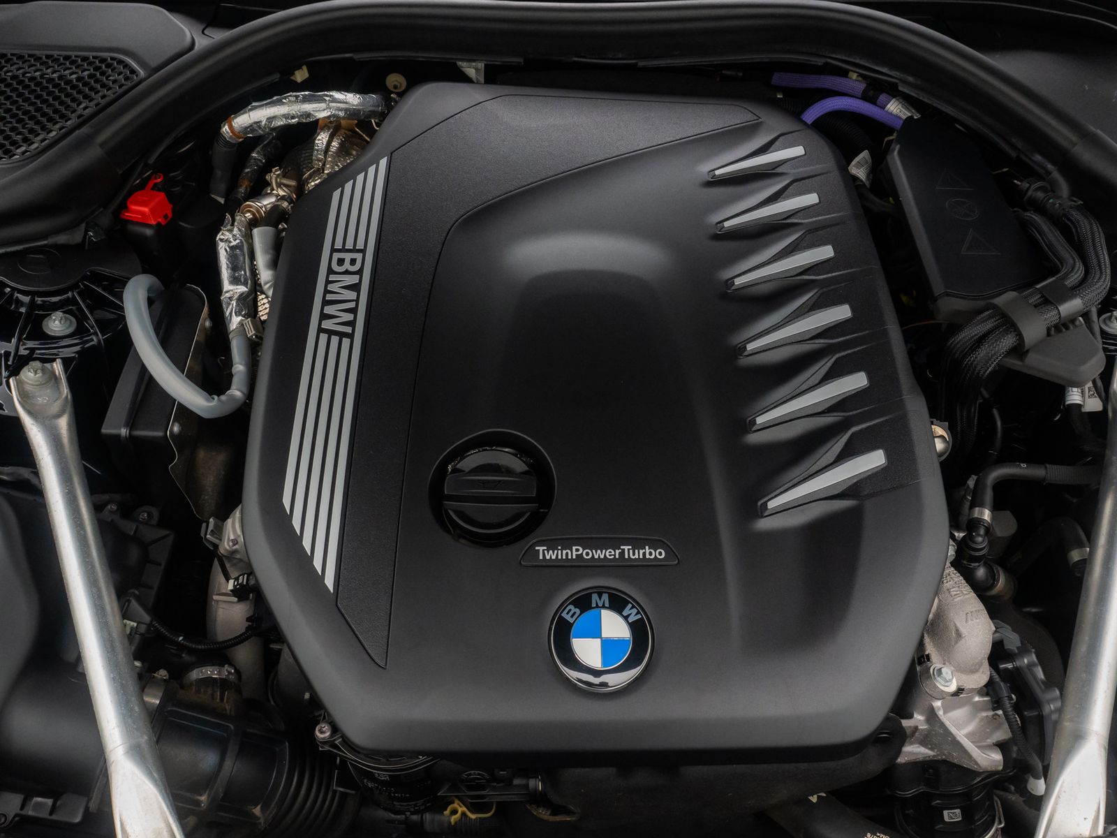 Fahrzeugabbildung BMW 530d M Sport Laser 4xKlima Panorama DAB HUD 19"