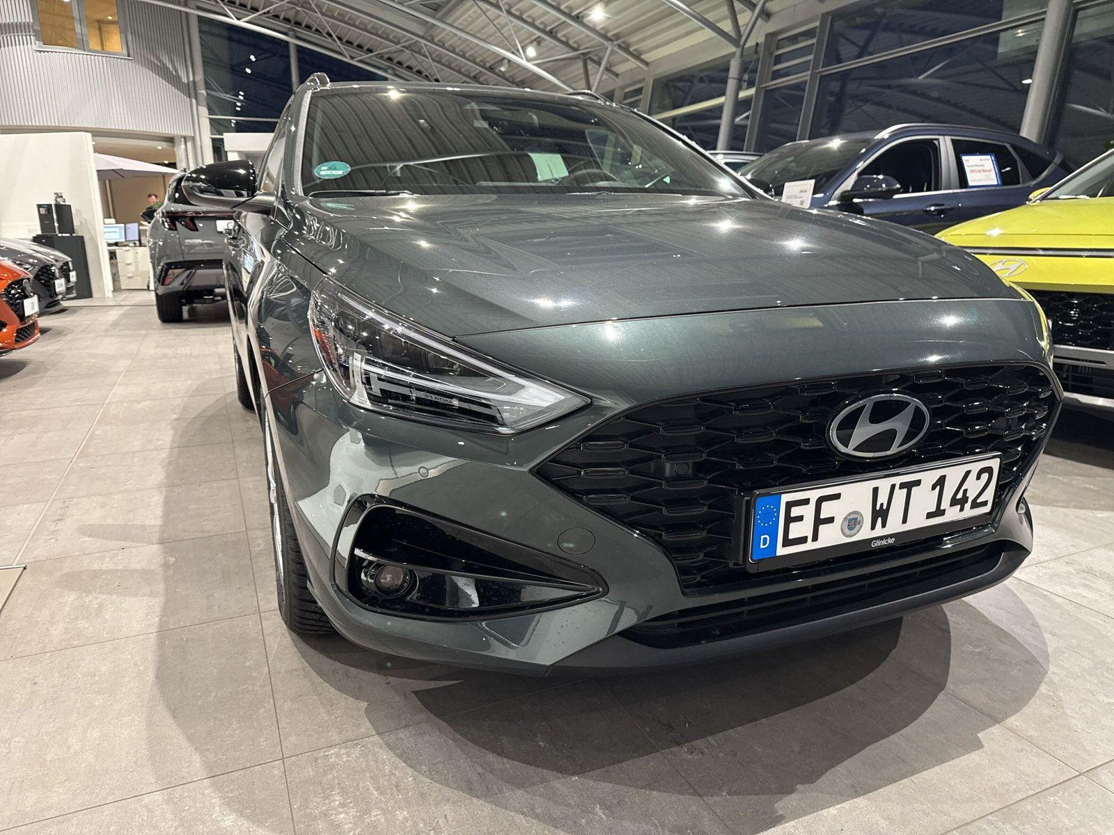 Hyundai i30 Kombi ADVANTAGE*inkl.WinterRäder*PlusP*Navi*