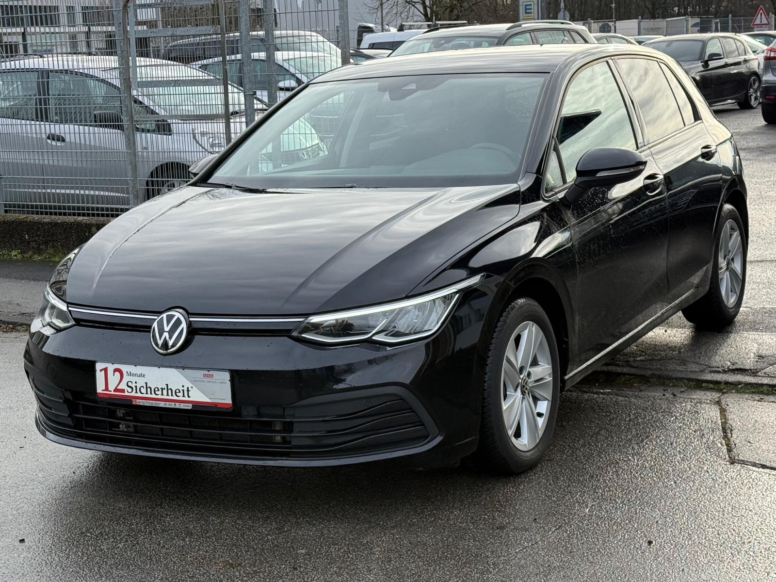 Volkswagen Golf VIII Lim. Life 2.0 TDI DSG NAVI LED 2x PDC