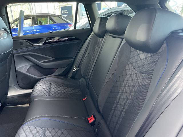 Passat R-Line 2,0 TDI DSG Area View Black Style