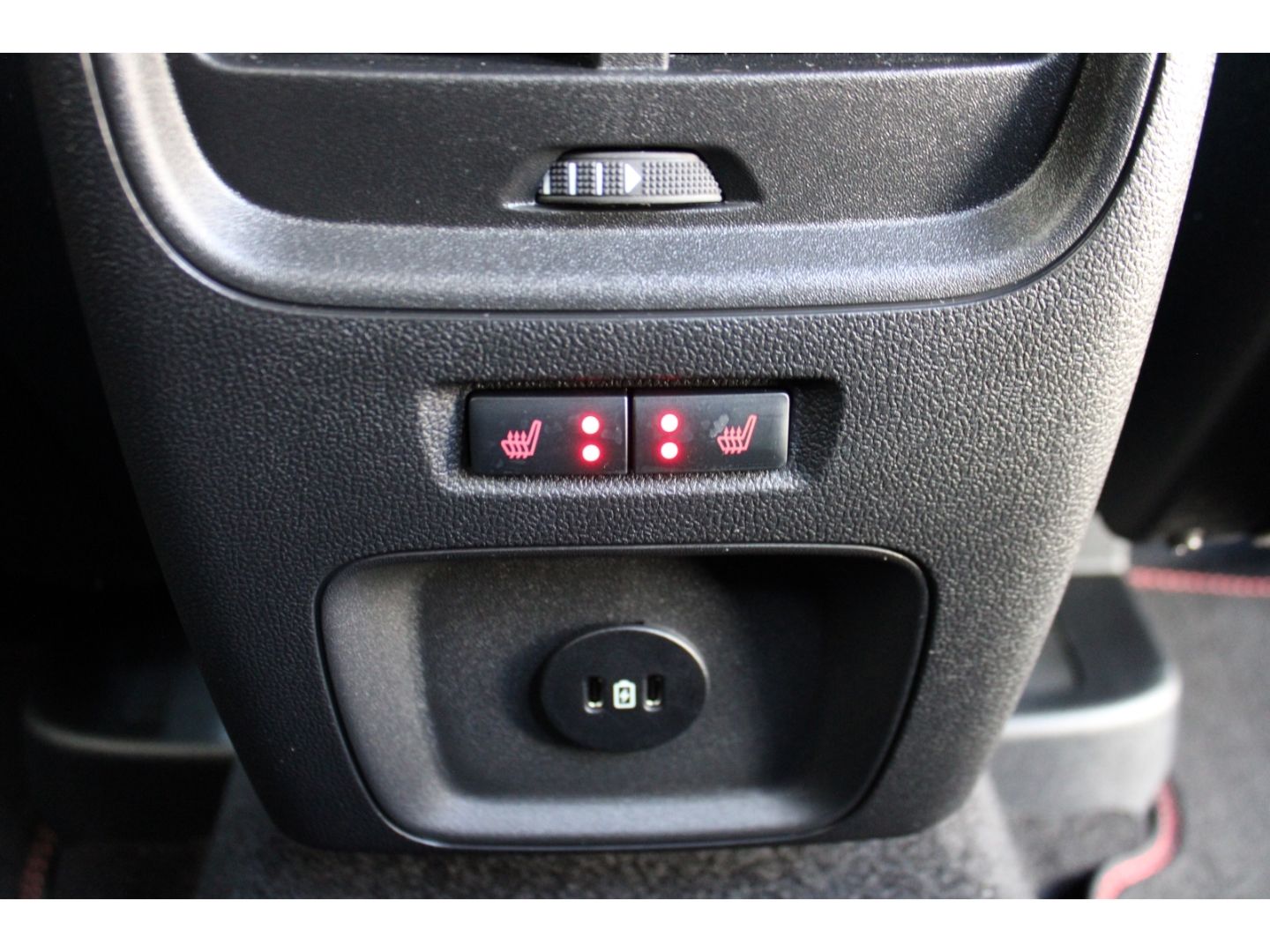 Fahrzeugabbildung Ford Kuga ST-Line Autom. LED GRA TWA PDC RFK Navi AHK