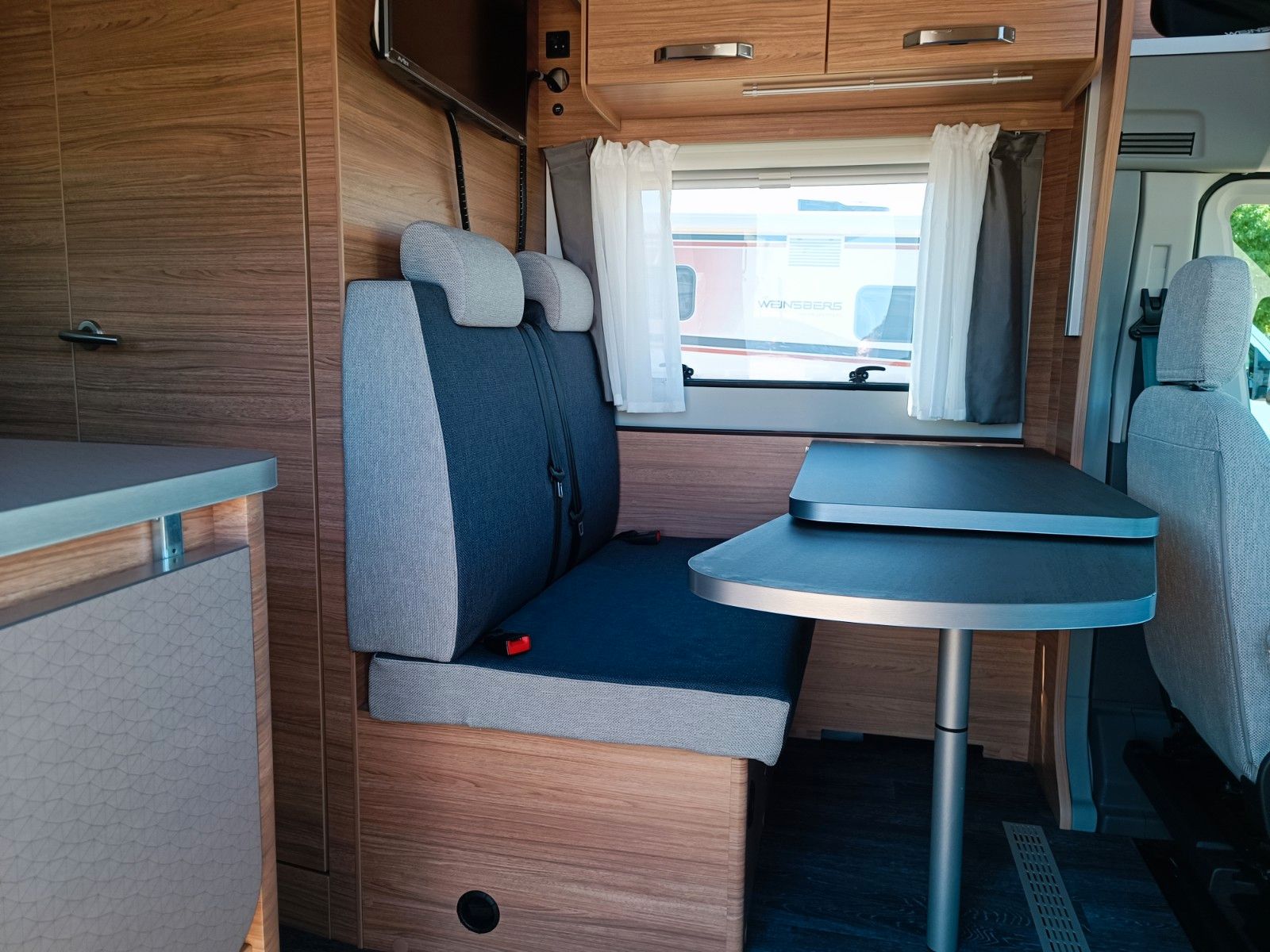 Fahrzeugabbildung Weinsberg CaraSuite 650 MEG Ford *Automatik*Smart-TV