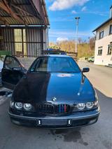 BMW E39 523i - BMW 523: E39