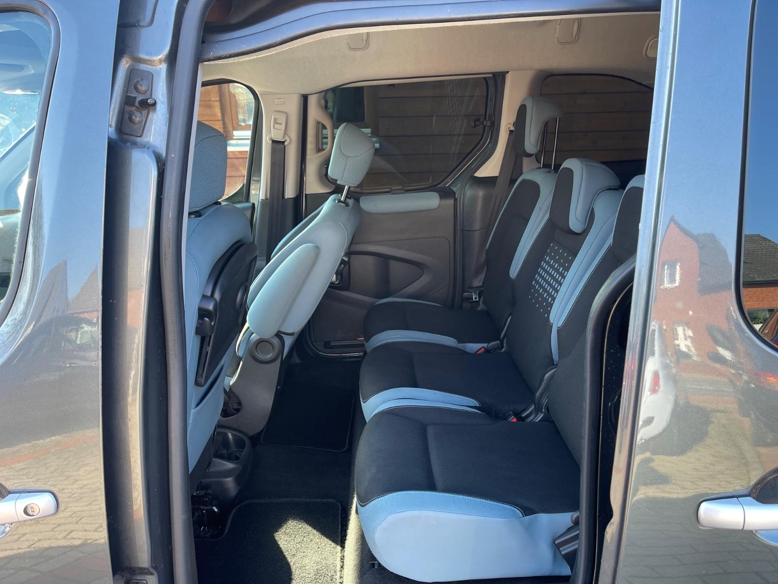 Citroën Berlingo Kombi Selection*5SITZER*SHZ*PDC*NAVI*