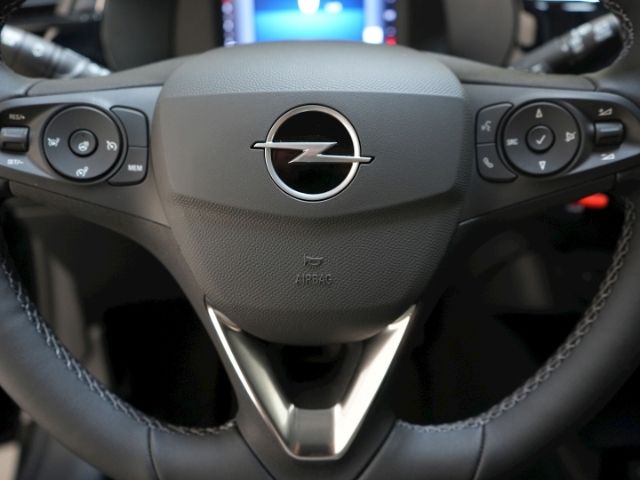 Corsa F FACELIFT+RÜCKFAHRKAMERA+SITZHEIZUNG+LENK