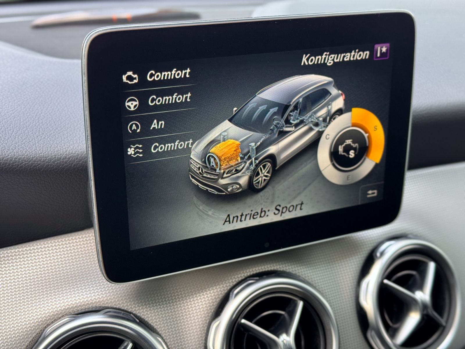 Mercedes-Benz GLA 180 Urban STANDHEIZUNG PANORAMA LED foto 16